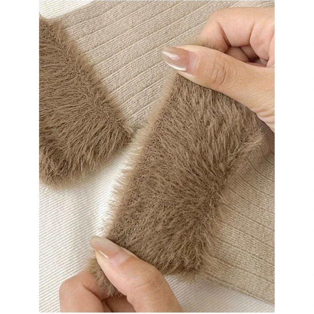 NWT Fuzzy Faux Fur Cuff Ribbed Crew Socks Multipack (5 Pairs)